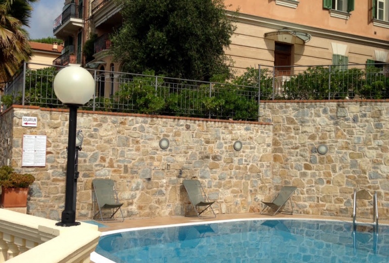 DYK120 Апартаменты в историческом доме с бассейном в центре Оспедалетти, 400м от пляжей
