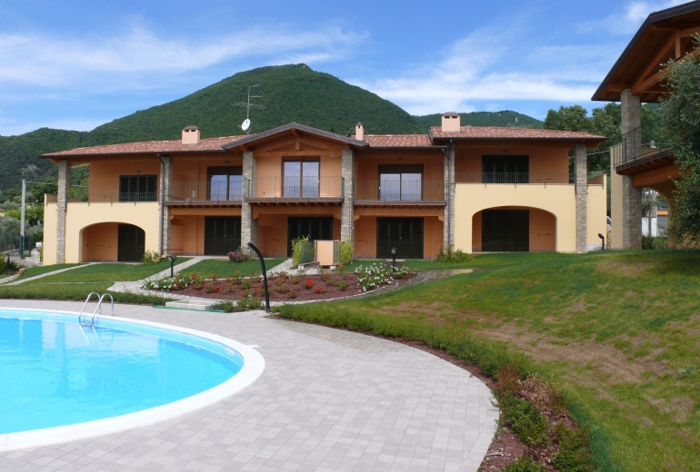 DASL26 Двух- и трехкомнатные квартиры в новой резиденции с видом на озеро Гарда, Тосколано Мадерно