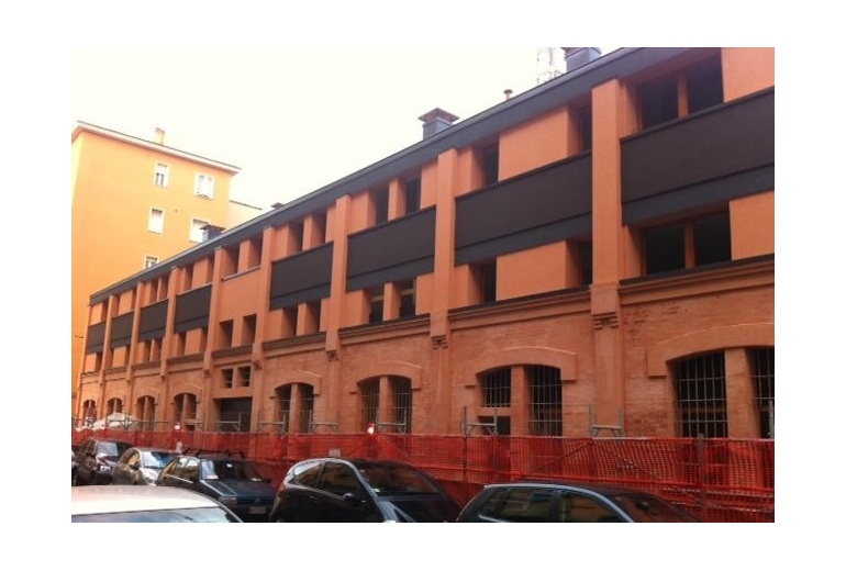 D.M.S - 216 Апартаменты с большим приватным двором. г.Болонья.