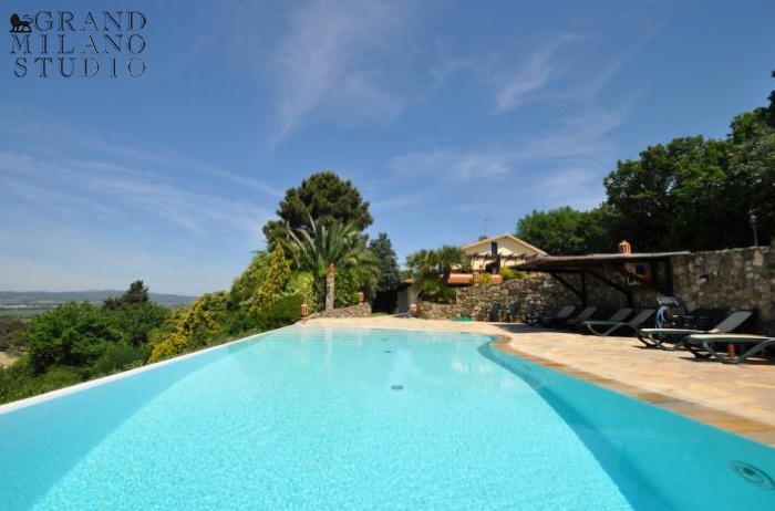 AYK89 панорамная вилла с бассейном Инфинити и парком 4000квм, Скарлино, Тоскана