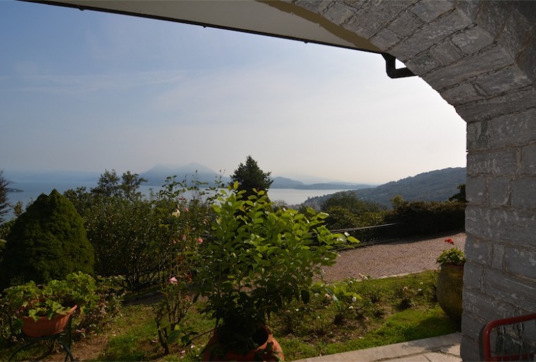 AOK48 Шикарная вилла в г. Стреза с панорамным видом на озеро