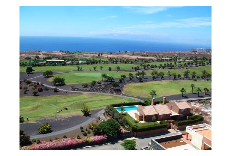 AOK62 Вилла в престижном районе Golf de Costa Adeje с панорамным видом на океан и гольф
