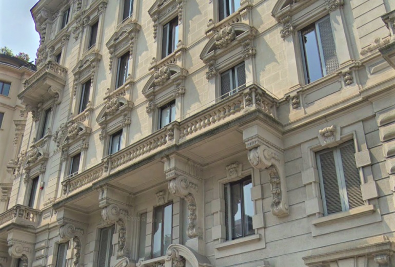 ATIM191. Новые апартаменты в красивом историческом здании в Милане