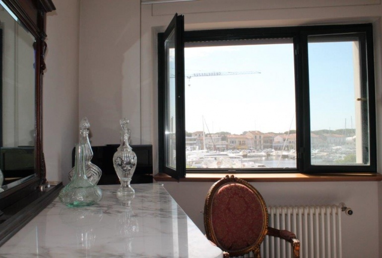  AASL80 Шикарные апартаменты г.  Виареджо с видом на пристань и море!