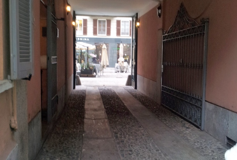 DAU593 трёхкомнатная квартира на Корсо Комо, Милан 