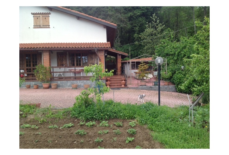 DIK84 Красивый дом в пригороде Санремо для ценителей природы и  спокойствия!