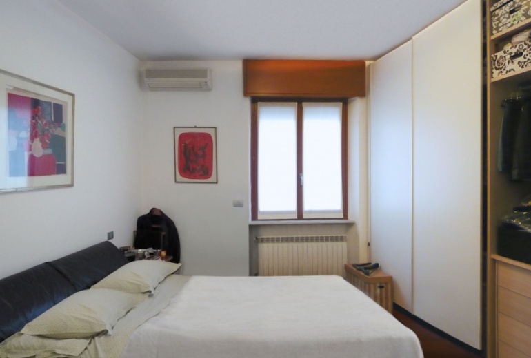 A-AU 237  двухэтажные апартаменты в Милане, виале Корсика