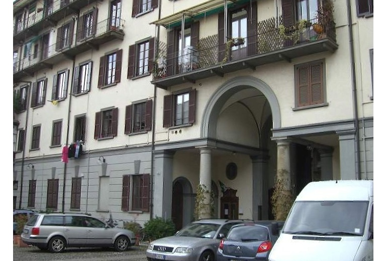 D AU 3 трёхкомнатная квартира в Милане, вия Браманте