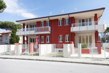 DASL57 Резиденция вилла и апартаменты от застройщика в Лидо-ди-Камайоре