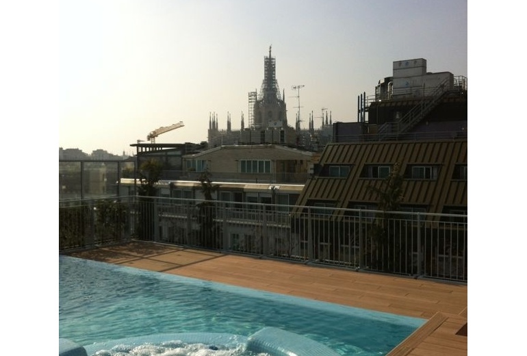 D-YK 37. Современнейшие апартаменты 350квм c террасой 350квм и бассейном в сердце Милана