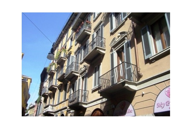 A- AU 144   апартаменты в Милане,  Сан Бабила