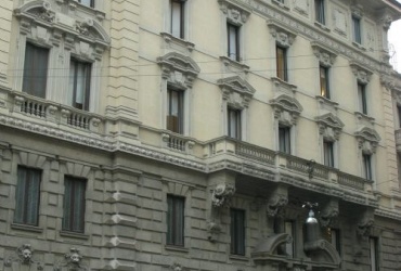 A- AU 151 апартаменты в Милане, Данте